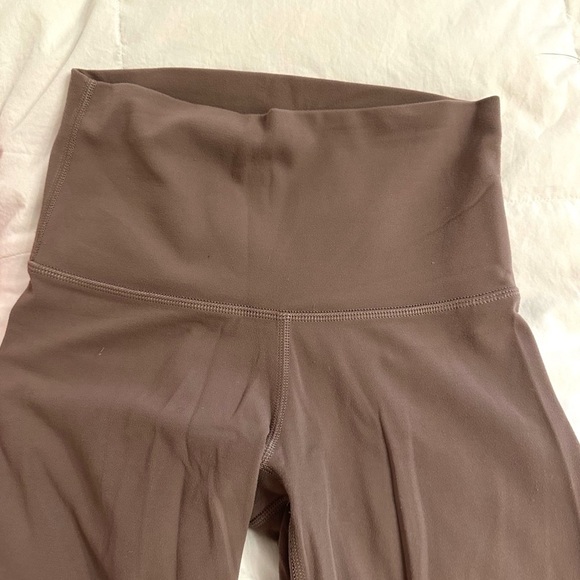 TNA Butter High Rise Cheeky Leggings size XS in deep taupe - Picture 5 of 7